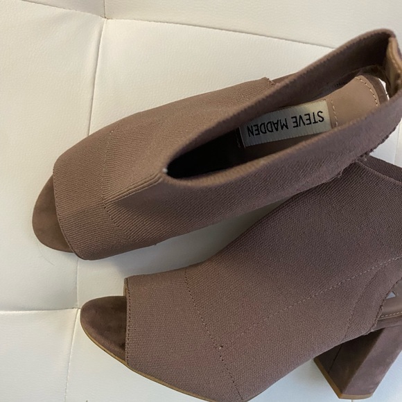 Steve Madden Mauve Neutral Knit Heels - Picture 3 of 11